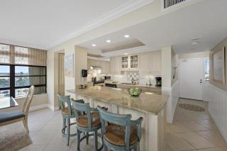 Beachfront condo with pool/gym/grills/pickleball - 1