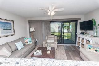Oceanside Ground Floor Condo, Heated Pool, Affordable Monthly Rates - Panama City Beach - 3
