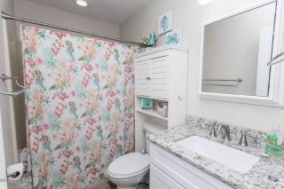 Oceanside Ground Floor Condo, Heated Pool, Affordable Monthly Rates - Panama City Beach - 1