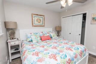Oceanside Ground Floor Condo, Heated Pool, Affordable Monthly Rates - Panama City Beach - 7