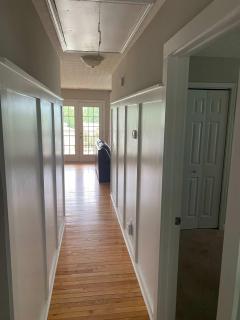 House #16 - Weiss Decision - (No pets) Lake View - Centre - 2