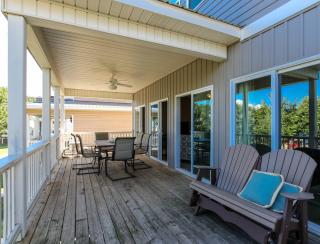 House #44 Dock Holiday (no pets) Lakefront Private Boatslip - Centre - 2