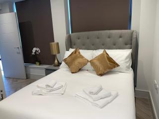 Modern Raynes Park Apartment x2 Bathroom*Garden*Wifi* - 9