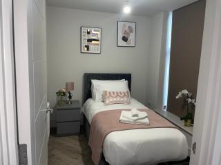Modern Raynes Park Apartment x2 Bathroom*Garden*Wifi* - Raynes Park - 1