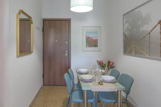 Sunny Central Luxury 50 sm with balcony view 4th floor - Atene - 9