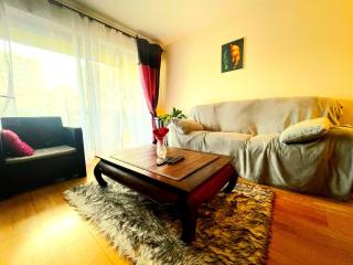 Appartement 3 pièces 70m² Courbevoie Paris La Défense avec Balcon - Courbevoie - 0