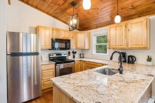 Harpers Ferry Cabin Hot Tub, Deck, Fire Pit, WiFI - 1