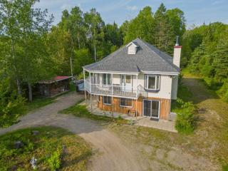 Spacious cottage in forest with spa - La Macaza - 9