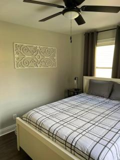 Newly renovated cute 3 bedroom 2 bath bungalow - Charlotte - 9