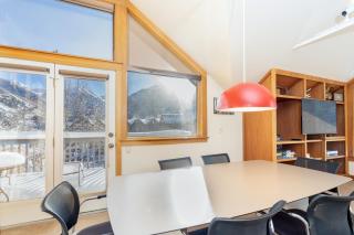 This Three Bedroom Condo Boasts Great Views of the Ski Area! - 7