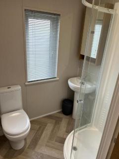 Beautiful Lodge With Decking In Hunstanton At Manor Park Ref 23195K - Hunstanton - 1