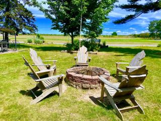 Elk Rapids Lakeshore Inn - 4