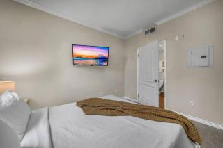 Stylish in Sunny Santa Monica walk to Beach & Pier - 3