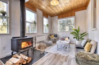 Spacious cottage in forest with spa - 1