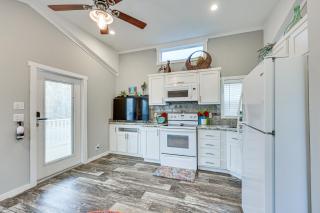 Vilonia Country Cabin with Grill, Fire Pit and More! - 3
