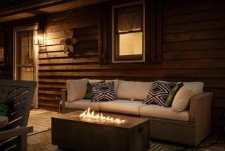 Shenandoah dog friendly cabin - hot tub, fire pit, BBQ, outdoor dining - AWD or 4WD needed - 4