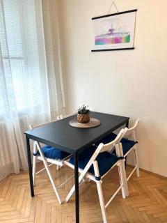 Bratislava Lovely Old Town Apartment - Nivy - 3