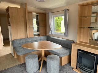 Lovely Caravan At Lower Hyde Holiday Park, Isle Of Wight Ref 24001G - Shanklin - 8