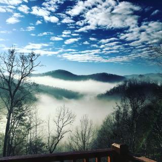 Mountain Top Log Cabin, HOT TUB, fire-pit, WiFi - 1