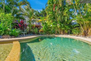 Absolute beachfront, heart of Port Douglas - 24 S - 9