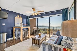 Nautical OCEANSIDE OASIS Sleeps 4 - Carolina Beach - 8