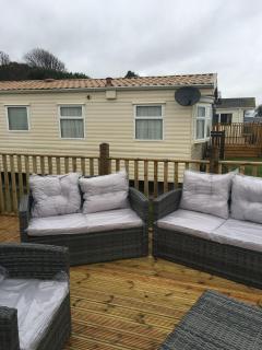 6 Berth Caravan With Stunning Sea Views And Decking To Relax On, Ref 32048Az - 6