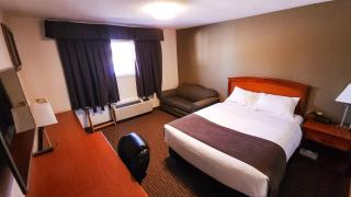 Travelodge by Wyndham Valleyview AB - 1