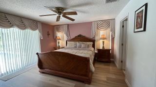 South Facing Pool with Lake View - Ideal for Families & Couples - 5