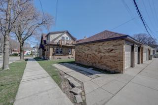 Modern Elegance: Pet-Friendly + 5 Min to Downtown - 3
