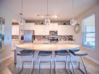 Spacious 6 Bedroom Getaway with Game Room - Private Pool and Spa - Resort Amenities - Perfect for Families & Groups - Davenport - 9