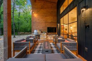 NEW Designer Dream Home - Top Rated with Hot Tub - 5