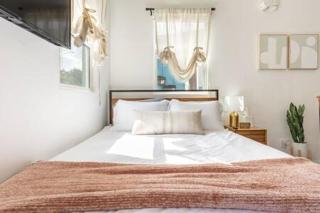 THE SWING STUDIO Manhattan Beach Studio Parking - 2