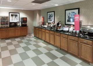 Hampton Inn & Suites Davenport - Davenport - 3