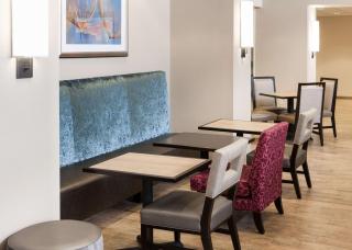 Hampton Inn & Suites Davenport - Davenport - 4
