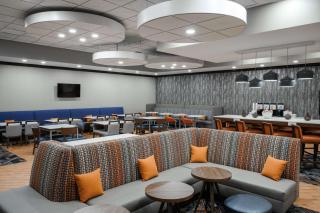 Hampton Inn Evansville Airport - Evansville - 1