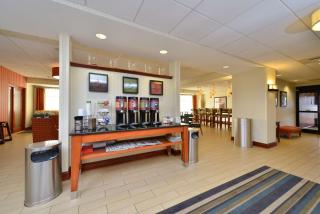 Hampton Inn Farmville - 8