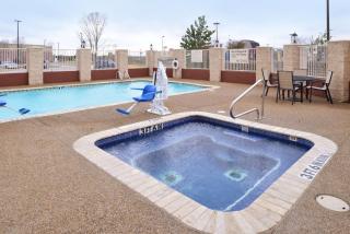 Hampton Inn & Suites Greenville - Greenville - 4