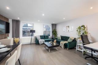 Luxury 2 Bedroom Apartment next to Angel - 1