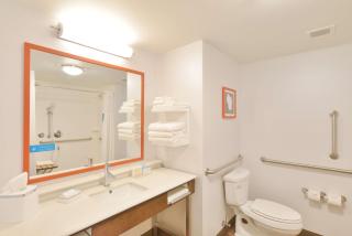 Hampton Inn & Suites Menomonie-UW Stout - 1