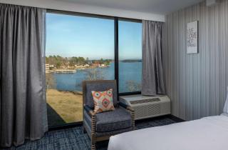 DoubleTree by Hilton Hot Springs - 8