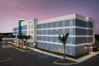 Home2 Suites by Hilton Fort Myers Airport - Fort Myers - 9