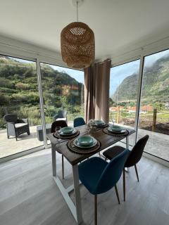 The Green Valley House - São Vicente - 4
