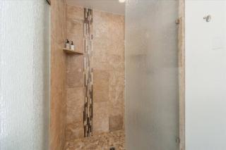 Lake Views, Decks, Private HOA Beach, Pool, Hot-Tub, Courts, and More Seasonal Amenities - Tahoe City - 2