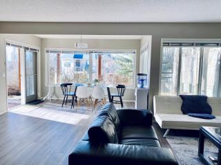 Private, Spacious, & Bright Home - 9