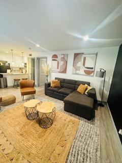 Trendy Midtown Apartment - Houston - 8