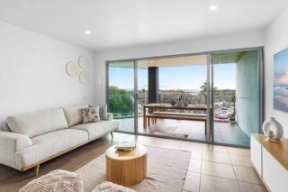 Point Cartwright Penthouse - Ocean River Views - Buddina - 9