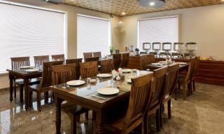 Treebo Premium Royal Amar With Mountain View, 2 Km From Pushkar Lake - Pushkar - 6