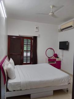 Paradise Saravana Beach Resort - Kottakupam - 4
