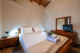 Olive Grove Getaway - 7