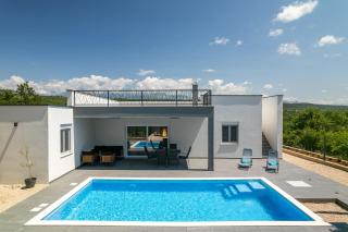 Villa Tempest with Private Pool and Jacuzzi - Slivnica - 8